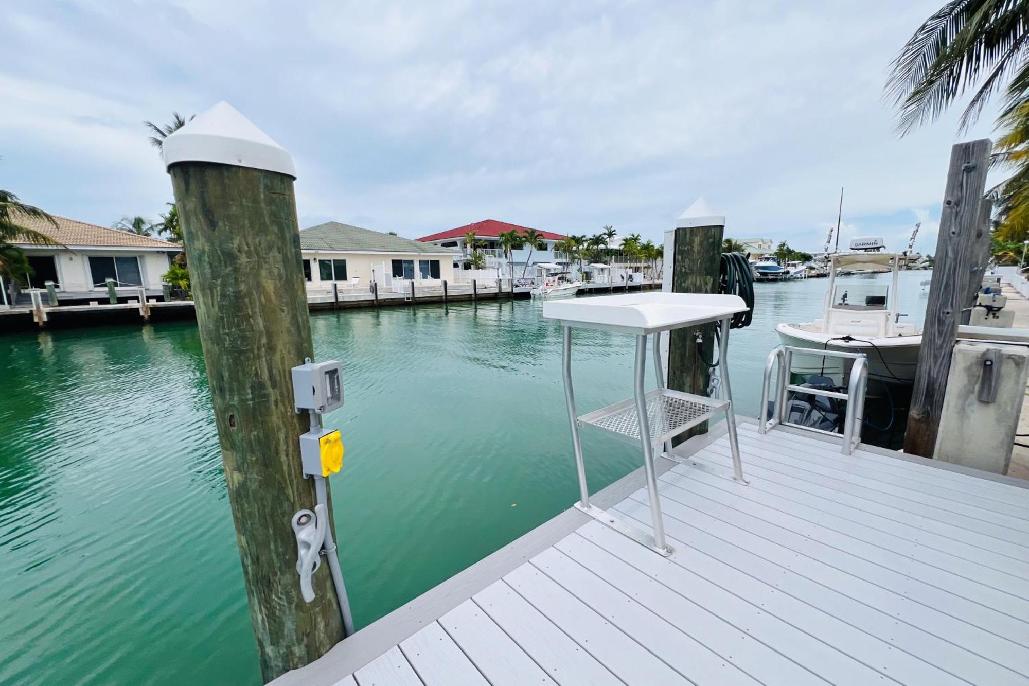 Sea Pointe & Canal-Side Charisma Villa Key Colony Beach Exterior photo