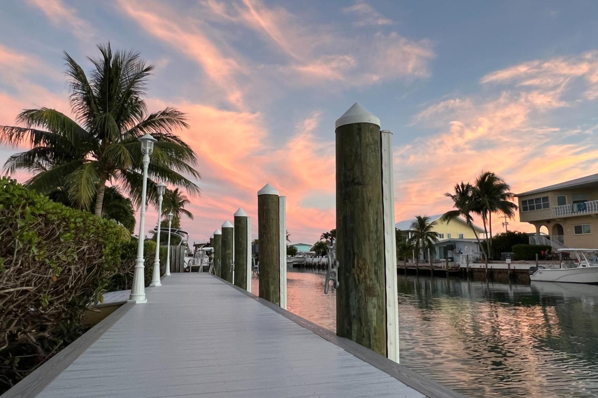 Sea Pointe & Canal-Side Charisma Villa Key Colony Beach Exterior photo